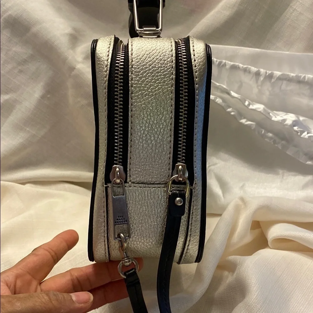 MARC JACOBS Metallic Silver Box Bag, EUC